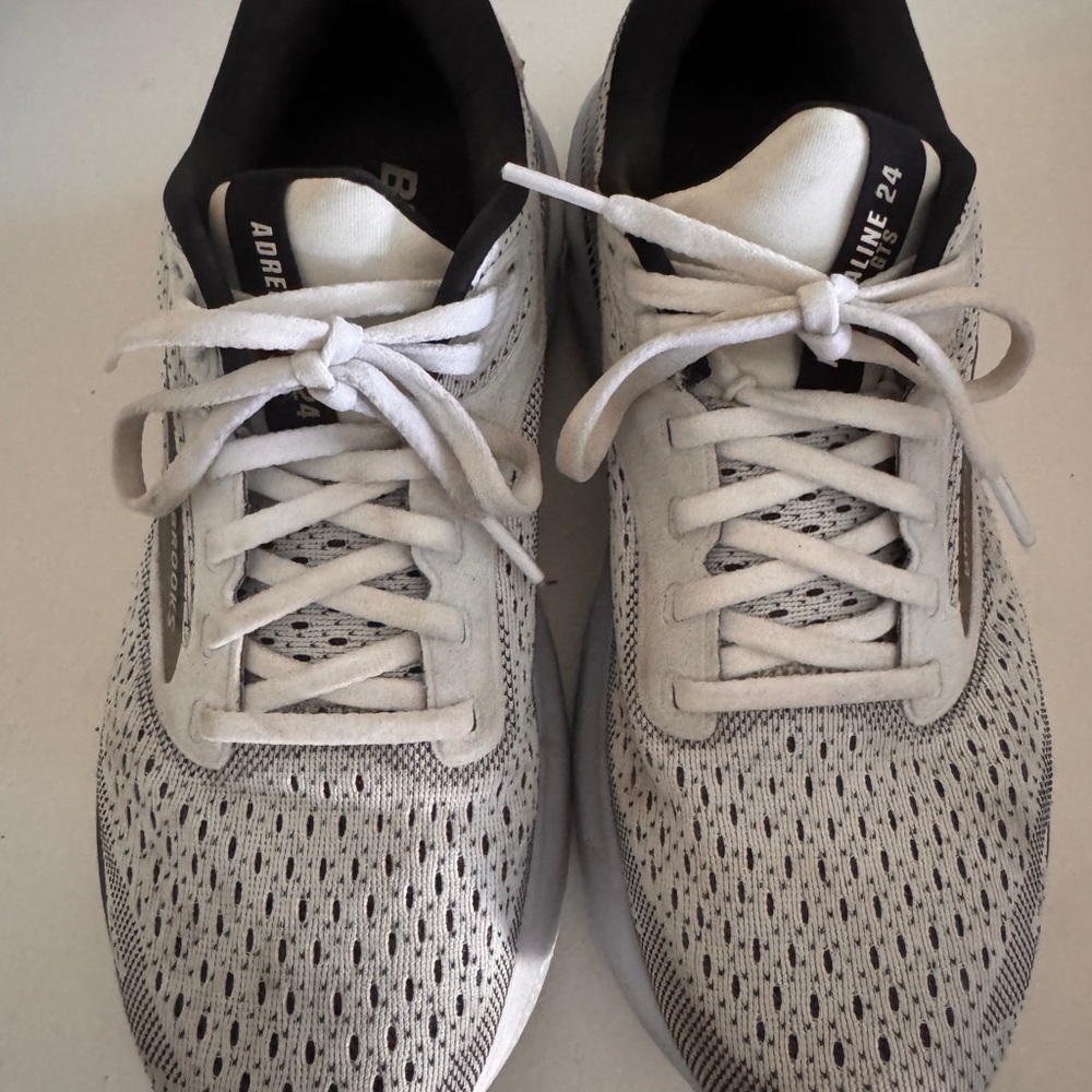 Brooks Women's White and Black Mesh Running Sneakers 9